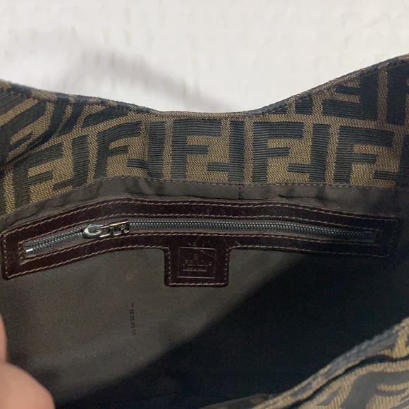 Vintage Fendi zucca shoulder bag. - Picture 4 of 11